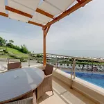 White Cliffs, Byala Apartament *