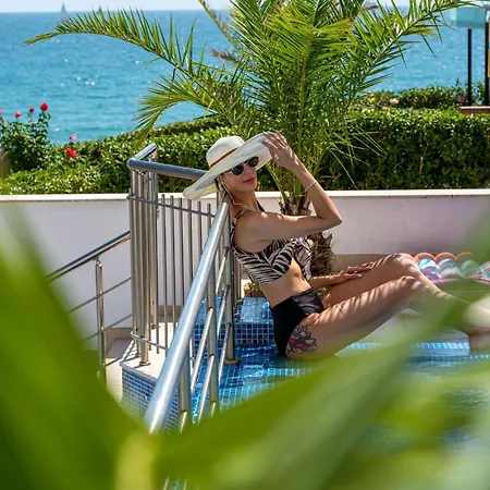 White Cliffs, Byala *