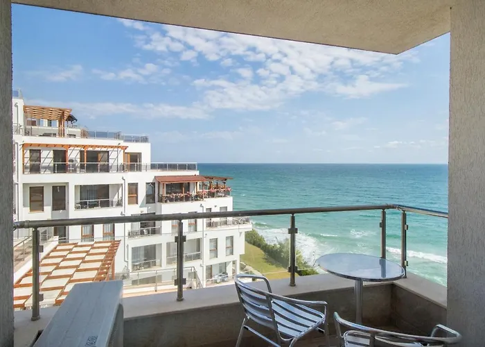 White Cliffs, Byala Apartmán *