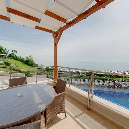 White Cliffs, Byala Apartman *